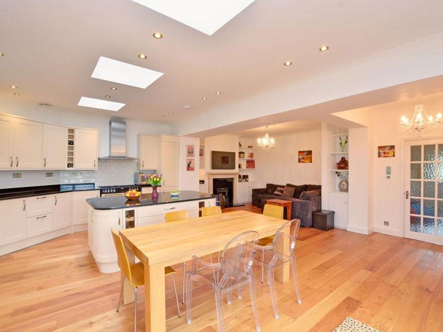 Open-plan kitchen-diner at Horn Park Lane