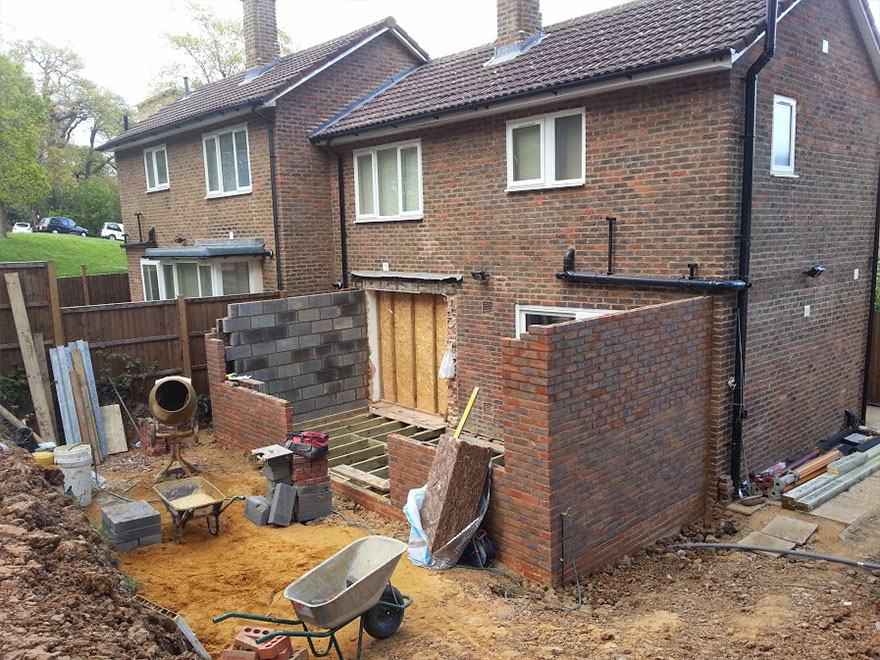 Brickwork rising on the new extension